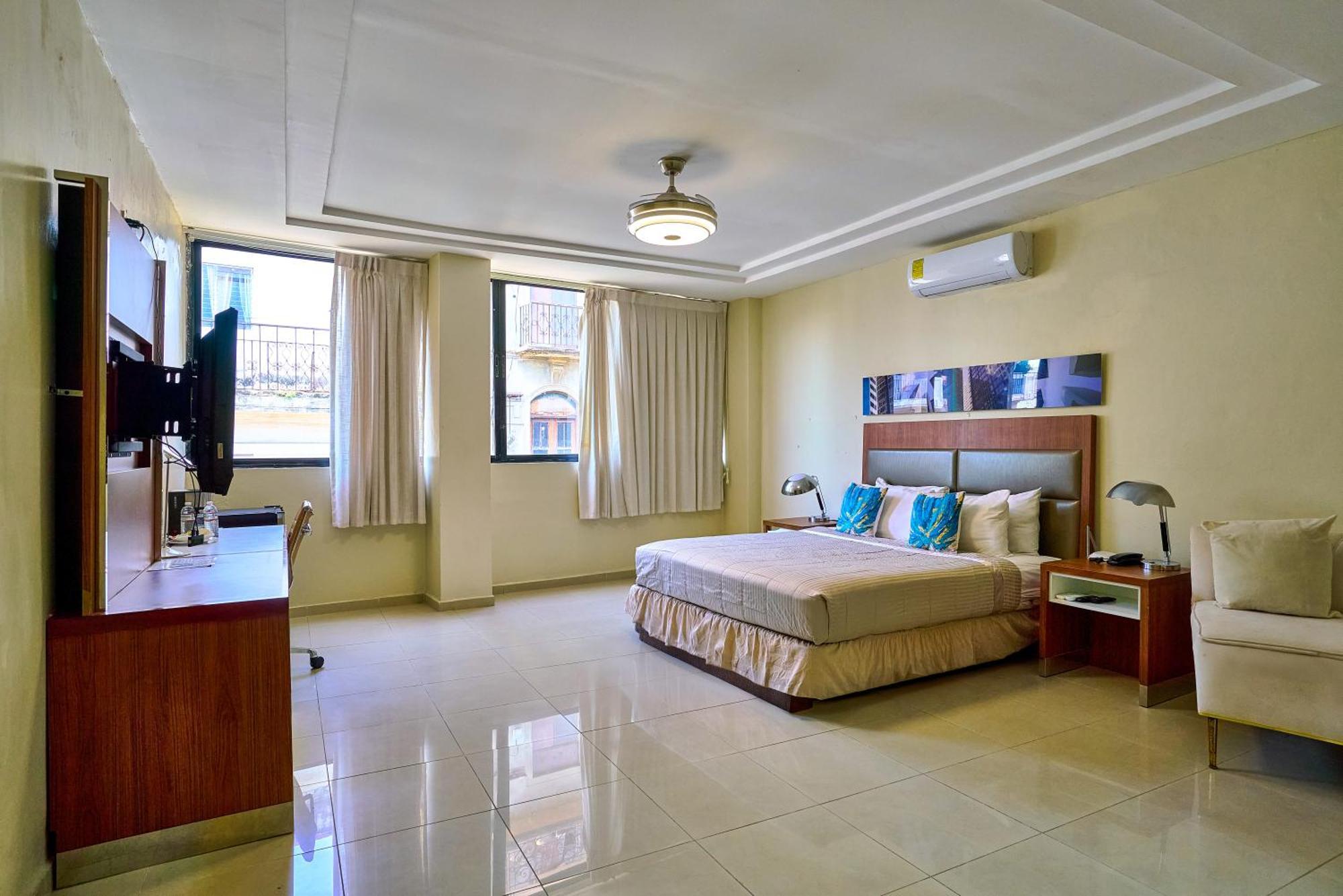 Hotel Libertad At Historic Main Street 聖多明哥 外观 照片